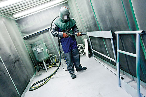 AirTech Container Blast Room