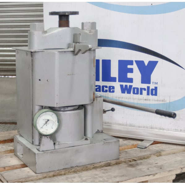 Rook 30 Ton Hand Press