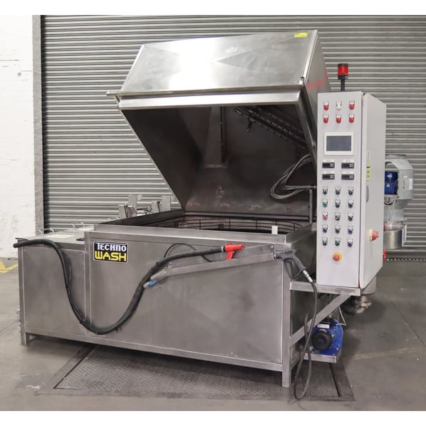 Technowash AQT 1250/4 with the Lid Open