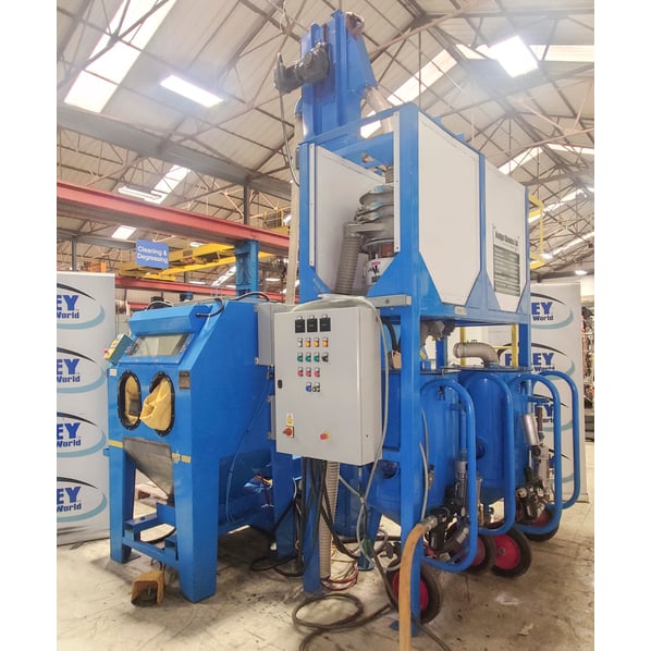 Hodge Clemco Series 1000 Twin Cabinet System with Lift Elevator, Media Sieve and Dust Extraction