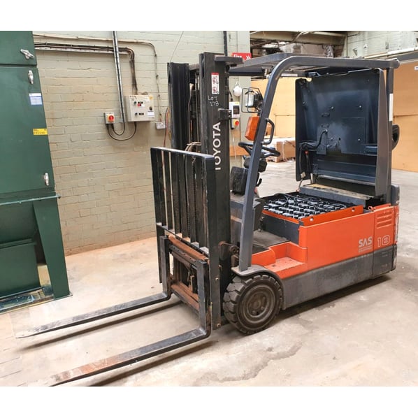 Toyota 7FBEF18 Electric, 3 Wheel Fork Lift Truck