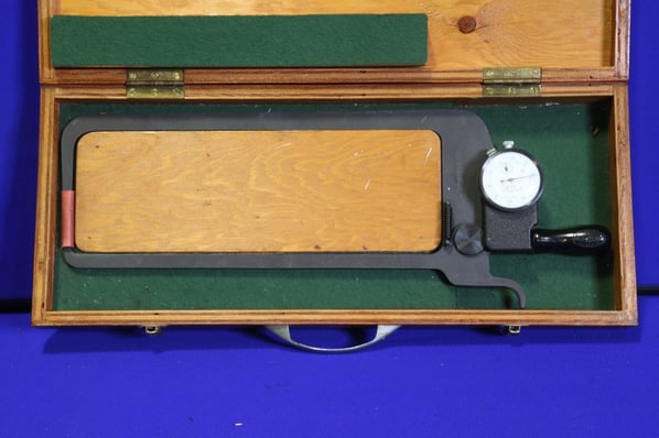 NAB1008 - Dial Calipher Gauge