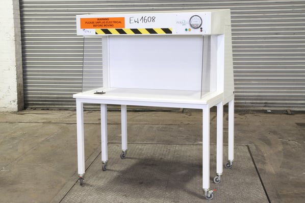 EW1608 - Pura 2000 Clean Air Work Station