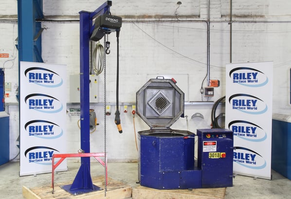 Lando Mario Centrifuge with Hoist